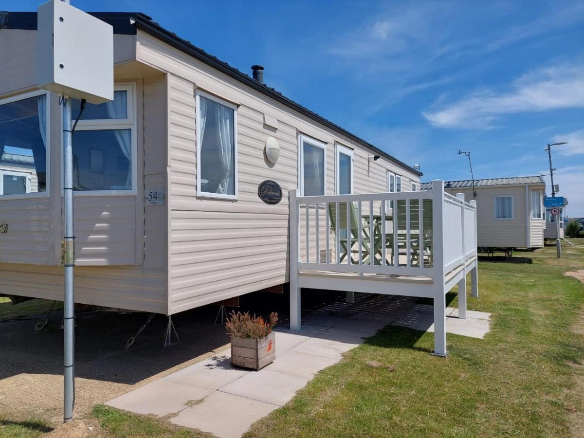 Вилла Grouse 54, Scratby - California Cliffs, Parkdean, Sleeps 6, Pet Friendly, Bed Linen, Towels And Wi-Fi Included Экстерьер фото